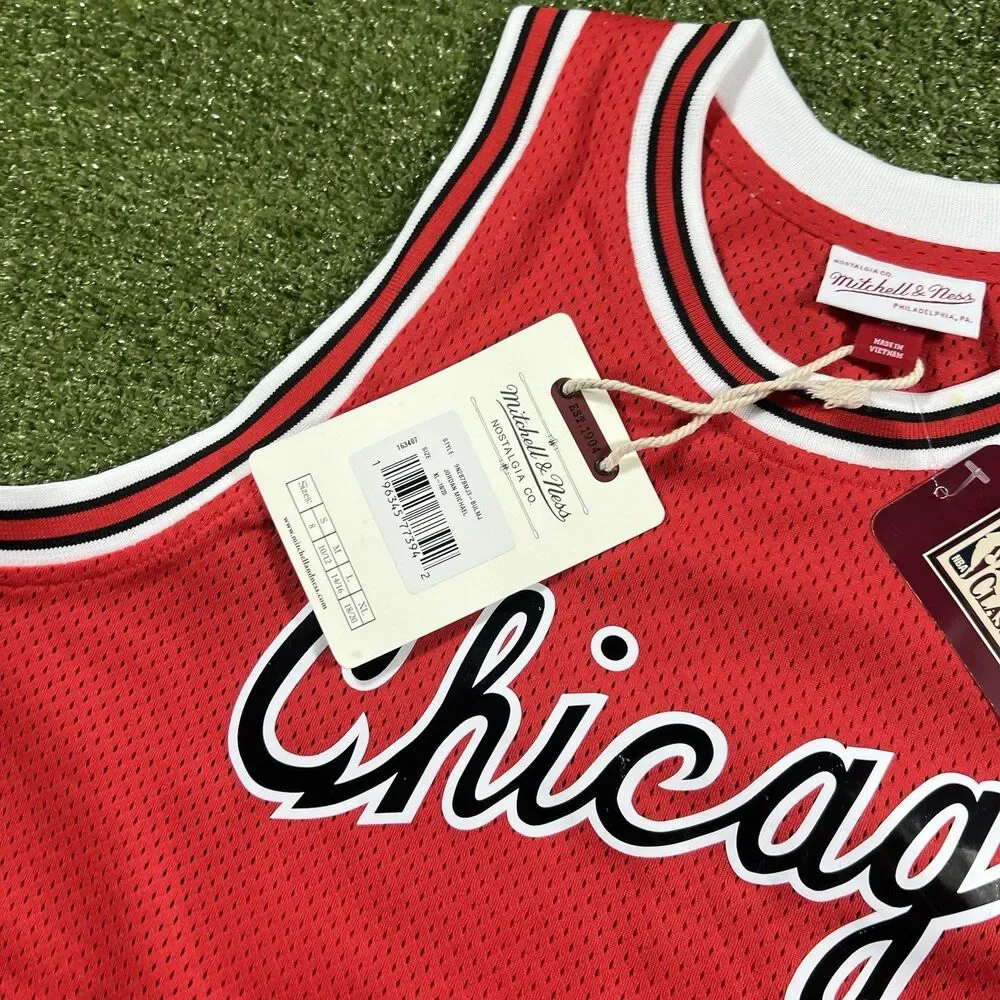 100% Authentic Michael Jordan Mitchell Ness 84 85 Bulls Jersey XL 18/20 Youth